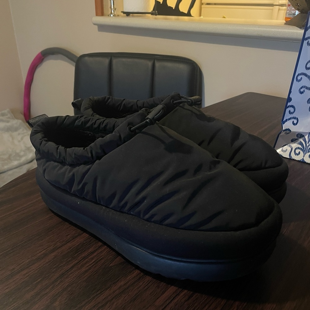 Ugg clogs